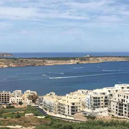 Penthouse Maltese Scent Apartament *